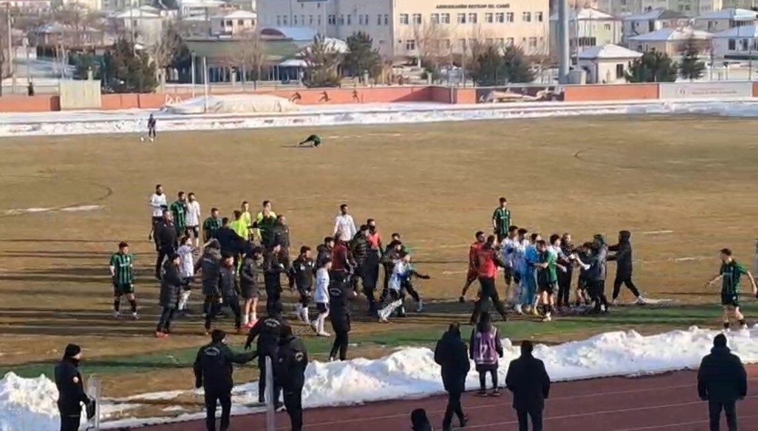 Erzincan ilinde BAL 3. Grup’ta mücadele eden Erzincangücüspor, sahasında Ulubey