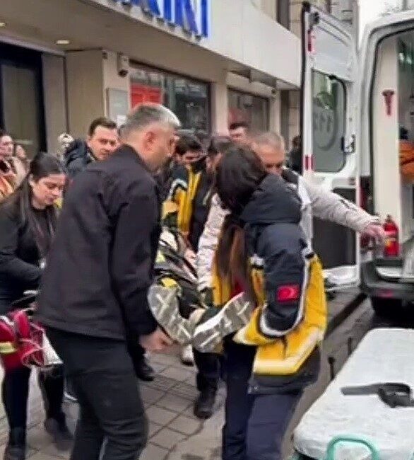 Zonguldak’ta bir kadın, alışveriş yaparken mağazada merdivenlerden düşerek ağır yaralandı.
