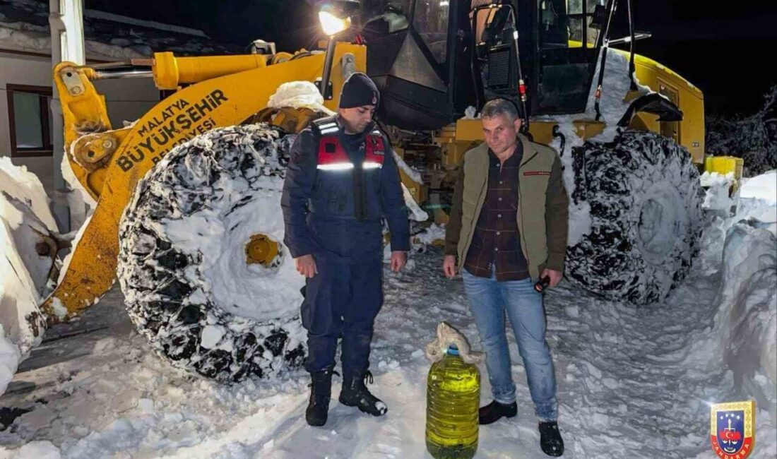 Malatya’da, kırsal kesimleri vuran yoğun kar yağışı nedeniyle hayat olumsuz