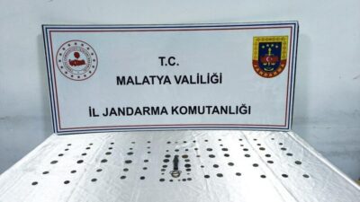 Malatya’da, Battalgazi ilçesinde İl Jandarma Komutanlığı ekipleri tarafından durdurulan bir