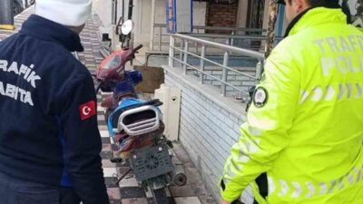 Manisa genelinde yapılan denetimlerde, yaya yollarını ve kaldırımları kullanan motosiklet