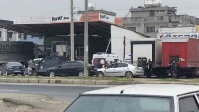 Mardin’in Kızıltepe ilçesinde, Atatürk Mahallesi Galericiler Sitesi’nde iki grup arasında