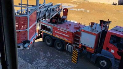 Mardin’in Kızıltepe ilçesinde bulunan bir apartman dairesinde meydana gelen yangında,