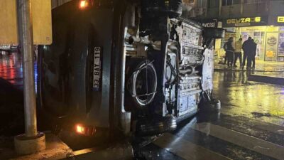 Mersin’in Tarsus ilçesinde meydana gelen trafik kazasında 2 kişi yaralanırken,