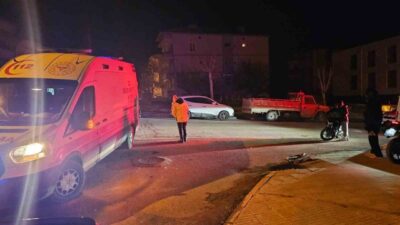 Çorum’da meydana gelen trafik kazasında, otomobil ile çarpışan motosiklette bulunan