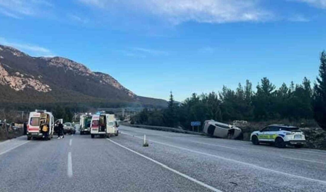 Muğla-Denizli karayolunda, Yaraş Mahallesi Sodra mevkiinde meydana gelen trafik kazasında