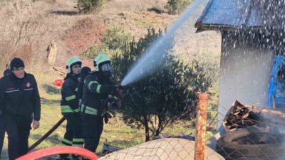 Muğla’nın Menteşe ilçesinde bağ evinde meydana gelen yangın, ekipler tarafından