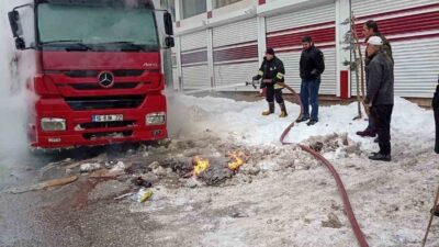 Muş’ta, 15 Temmuz Milli İrade Mahallesi’nde park halinde olan bir