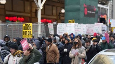 ABD’nin Venezuela’ya yönelik askeri adımlarının akabinde, binlerce kişi New York’un