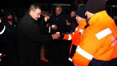 Gölbaşı Belediye Başkanı Yakup Odabaşı, son kar yağışının ardından gece