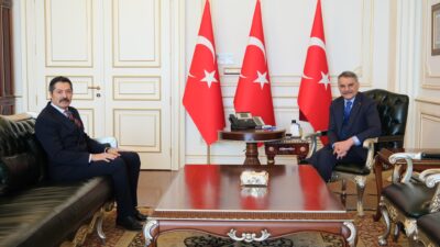 İş insanı Oğuzhan Oğuz, Yozgat Valiliği’ni ziyaret ederek Mehmet Ali