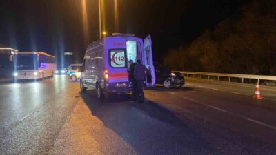 Çorum’da meydana gelen trafik kazasında otomobil ile hafif ticari aracın