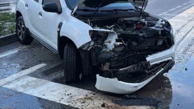 Sakarya ilinin Karasu-Adapazarı yolu üzerinde meydana gelen trafik kazasında, yağış