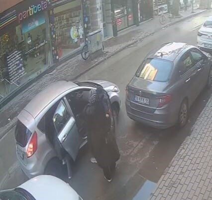 Bir trafik kazası, Bursa’nın İnegöl ilçesinde meydana geldi ve otomobilde