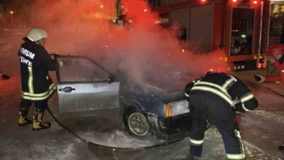 Çorum’da, Kerebigazi Caddesi’nde bir otomobilin motor kısmında çıkan yangın, sahibi