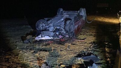 Konya’nın Beyşehir ilçesinde meydana gelen trafik kazasında 2 otomobil çarpıştı