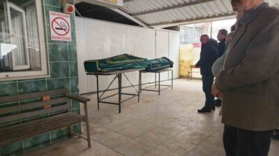 Silivri gişelerinde meydana gelen trafik kazasında otomobil ile yolcu otobüsünün