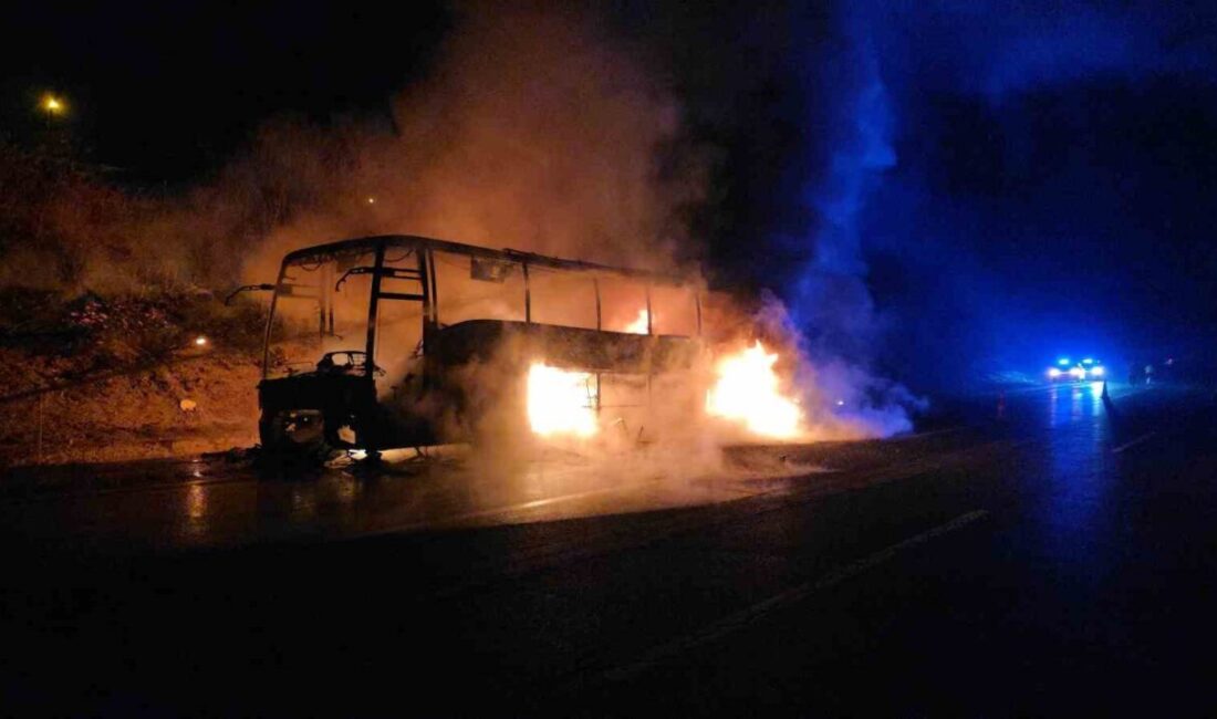Adana’nın Pozantı ilçesinde 39 yolcu taşıyan bir otobüsün alev alması