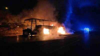 Adana’nın Pozantı ilçesinde 39 yolcu taşıyan bir otobüsün alev alması