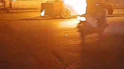 Gölcük ilçesindeki bir otomobilde meydana gelen yangın, Kocaeli İtfaiye ekipleri