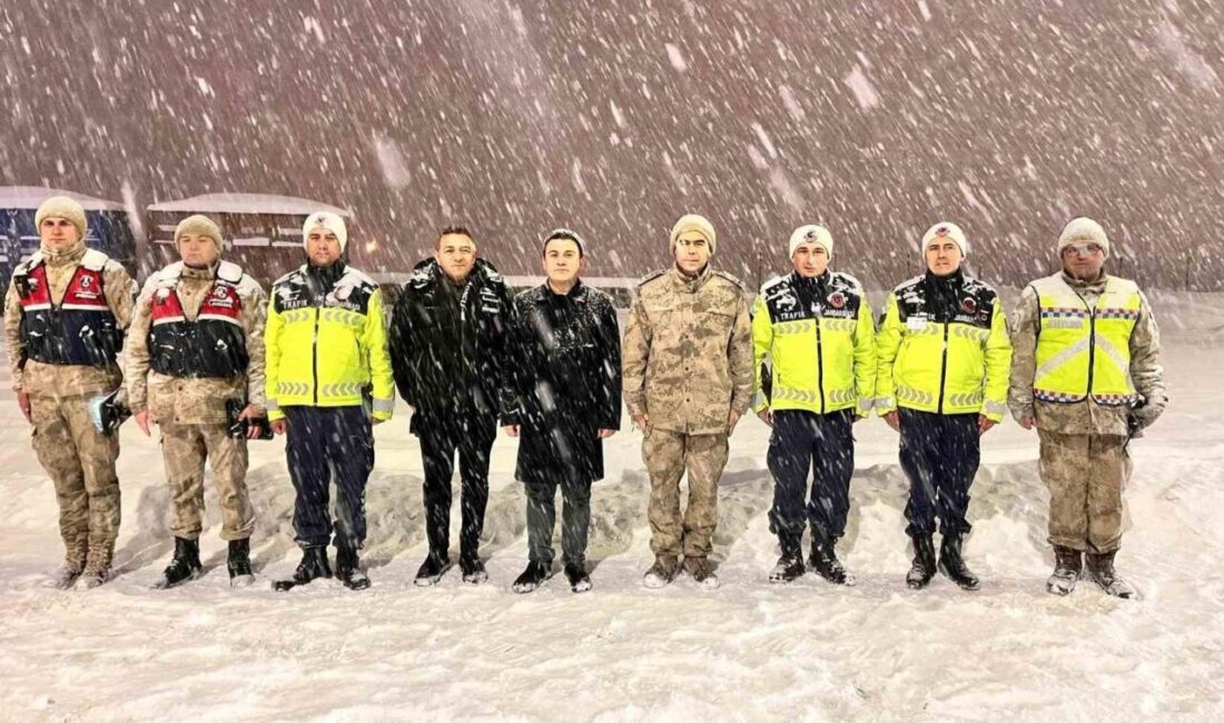 Ağrı’nın Patnos ilçesinde yeni yıl sebebiyle güvenlik güçlerine moral ziyareti