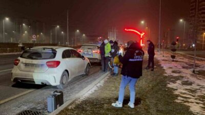 Melikgazi ilçesinde yaşanan olayda, bir şahıs araç inceleyen polis memuru