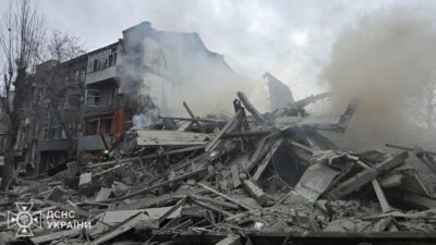 Rusya’nın Ukrayna’nın Harkov kentine düzenlediği saldırıda, füzelerden birinin 5 katlı