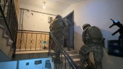 Sakarya’nın 3 ilçesinde polis ekipleri tarafından gerçekleştirilen operasyonlarda, terör örgütü