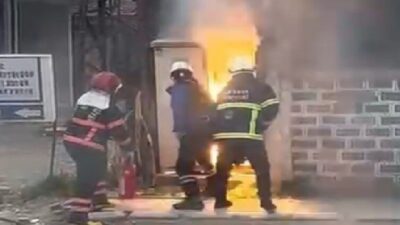 Sakarya’nın Akyazı ilçesinde bir trafo yangınına müdahale edilirken yaşanan patlama,