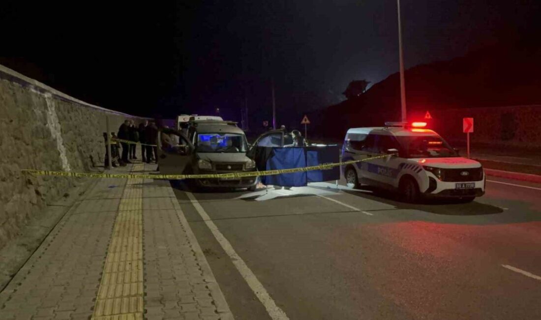 Samsun’da gerçekleşen olayda, bir kadın sevgilisiyle araçta yaşadığı kavganın ardından