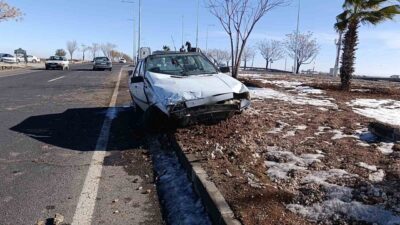 Şanlıurfa’da meydana gelen trafik kazasında, iki otomobil çarpıştı ve 4
