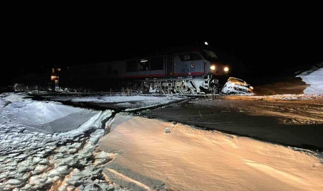 Kars’ın Sarıkamış ilçesinde meydana gelen olayda, bir yük treni, kontrolden