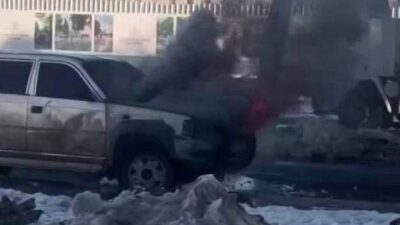 Diyarbakır’ın Bağlar ilçesinde, seyir halindeki bir pikap aniden alev aldı.