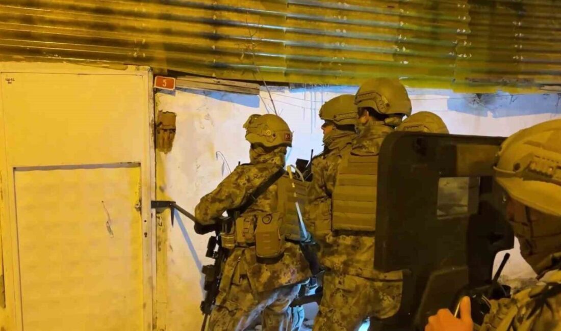 Sivas merkezli üç ilde gerçekleştirilen siber dolandırıcılık operasyonu kapsamında 18