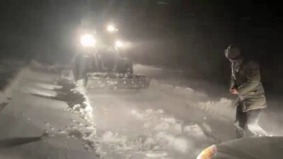Sivas’ta gece saatlerinden itibaren başlayan kar ve tipi yağışı, ulaşımda