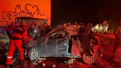 Muğla’nın Marmaris ilçesinde, bir sürücü kontrolünü kaybettiği otomobilinin takla atarak