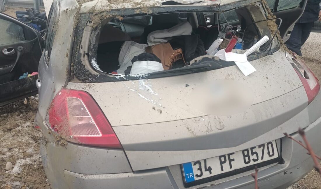 Kastamonu’nun Araç ilçesinde meydana gelen trafik kazasında bir sürücü yaralandı,