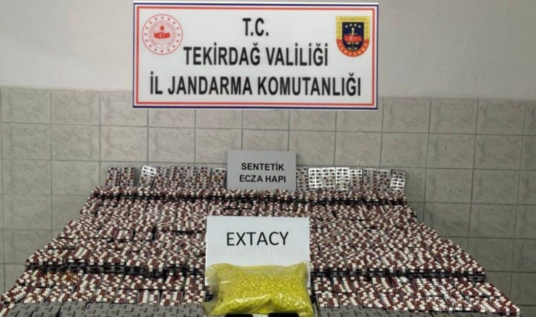 Çorlu ilçesinde jandarma tarafından gerçekleştirilen operasyonda on binlerce adet sentetik