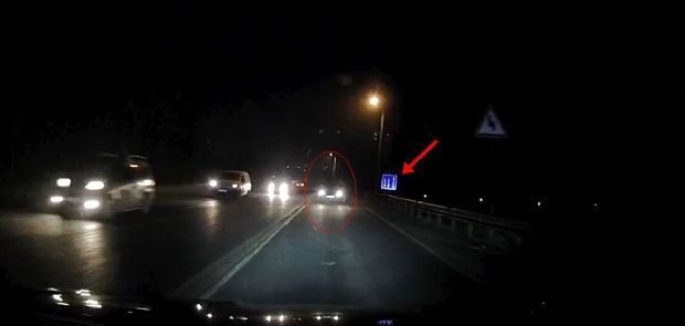 Çorlu’da bir araç kazasının neredeyse yaşandığı anlar, araç kamerası tarafından