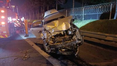 TEM Otoyolu Esenler mevkiinde meydana gelen trafik kazasında, bir kamyonetin