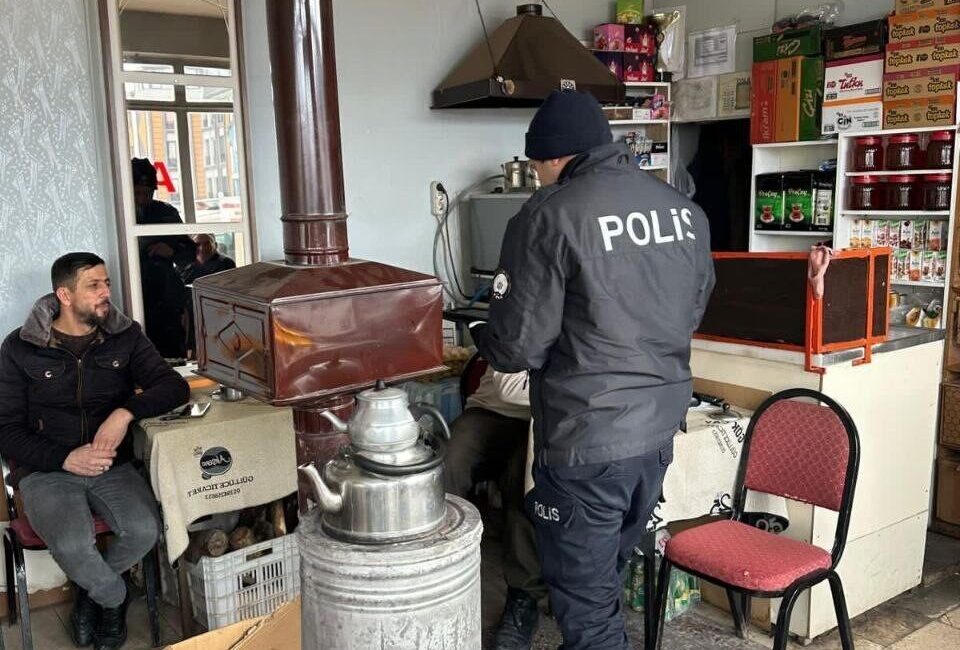 Tercan ilçesindeki “Huzurlu Sokaklar” uygulaması çerçevesinde, İlçe Emniyet Müdürlüğü ekipleri