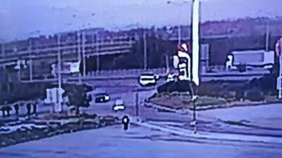 TEM Otoyolu’nun Düzce geçişinde meydana gelen kazada bariyerlere çarparak durabilen