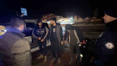 Erbaa İlçesi’nde durdurulan bir araçta 3 kaçak göçmenin yakalandığı bildirildi.