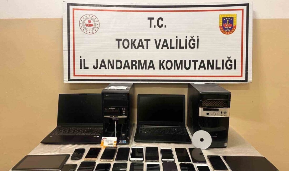 Tokat’ın Erbaa ilçesinde jandarma ekipleri tarafından gerçekleştirilen operasyonda yakalanan 16