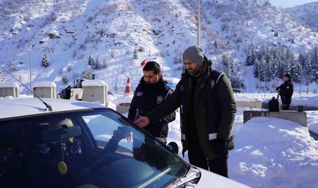 Tunceli genelinde düzenlenen “Düzensiz Göçle Mücadele Huzur Operasyonu” kapsamındaki kontrollerde