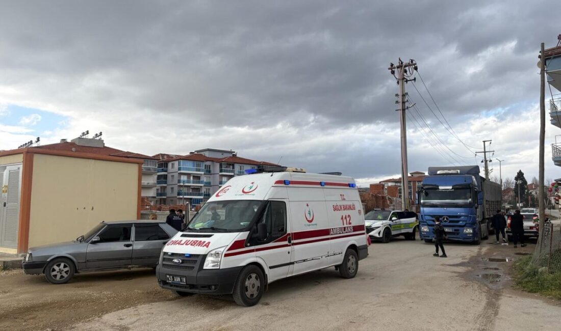 Kula ilçesinde meydana gelen bir kaza sonucunda üç tekerlekli elektrikli