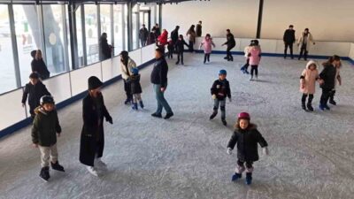 Kırıkkale’de, yarıyıl tatilinde karnelerini alan çocuklar, belediye tarafından ücretsiz olarak