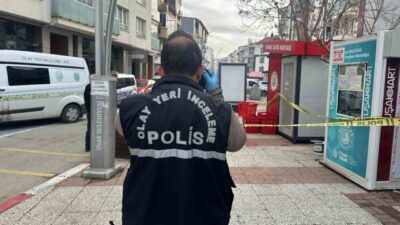 Uşak’ta dün bir iş arkadaşını bıçaklayarak ağır yaralayan şüpheli tutuklandı.