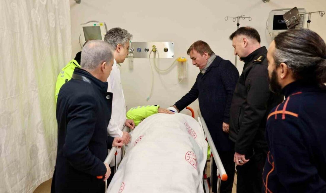 Erzincan Valisi Hamza Aydoğdu, mesai sırasında karıştığı trafik kazasında yaralanan