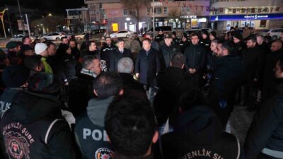 Erzincan Valisi Hamza Aydoğdu, Dörtyol Meydanı’nda görev yapan emniyet personelini